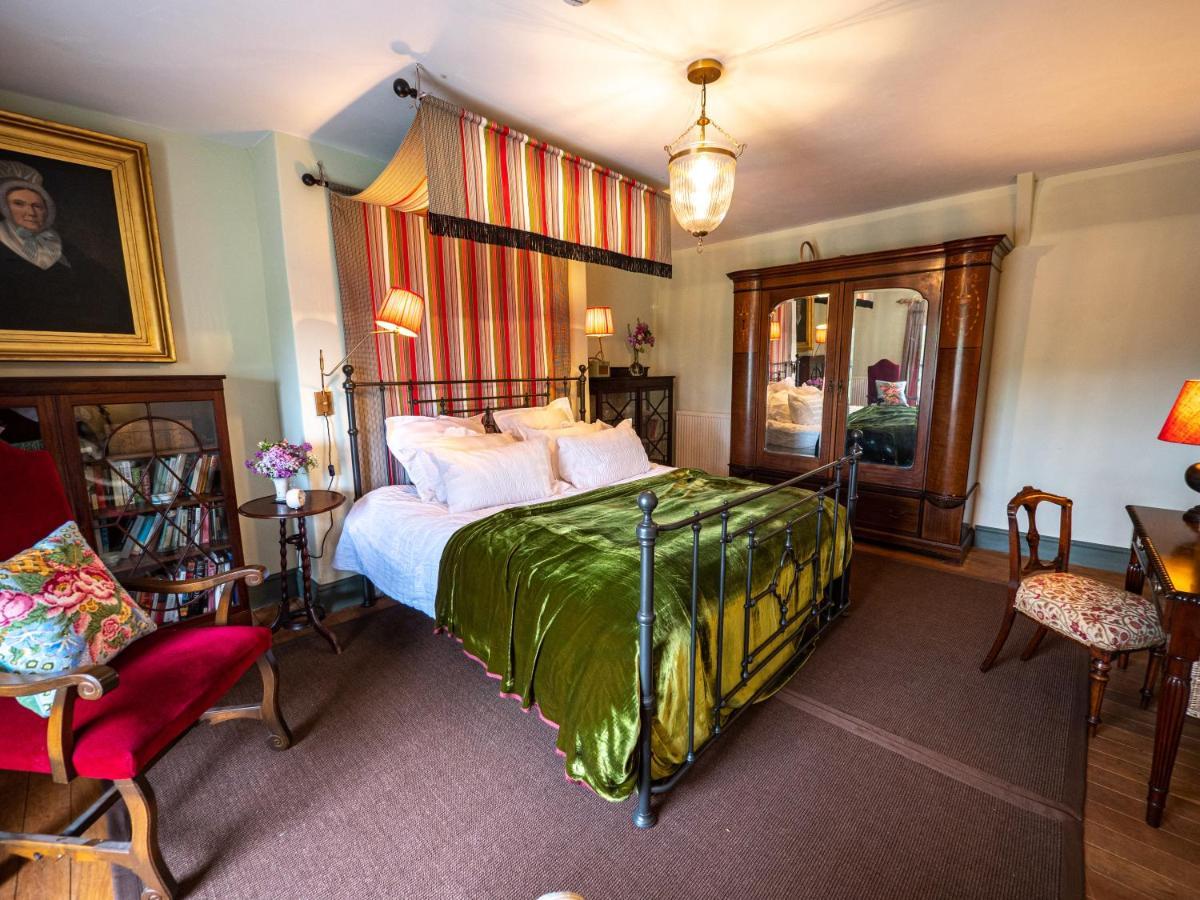Sawcliffe Manor With Spa, Free Parking, Catering, Self Checkin, Bed & Breakfast *